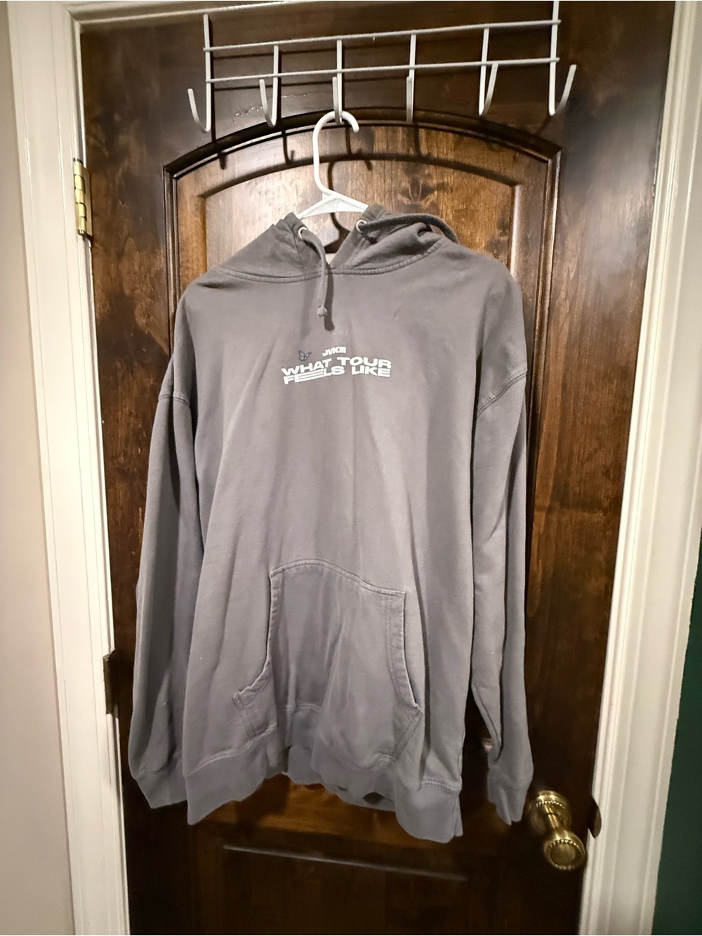 JVKE TOUR merch “THIS IS WHAT TOUR FEELS LIKE”